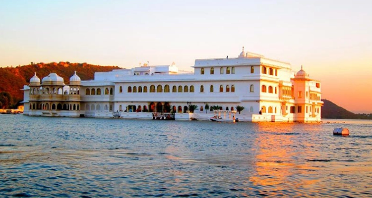 Discover Udaipur’s majestic palaces, serene lakes, and local handicrafts. Plan your heritage journey today!.